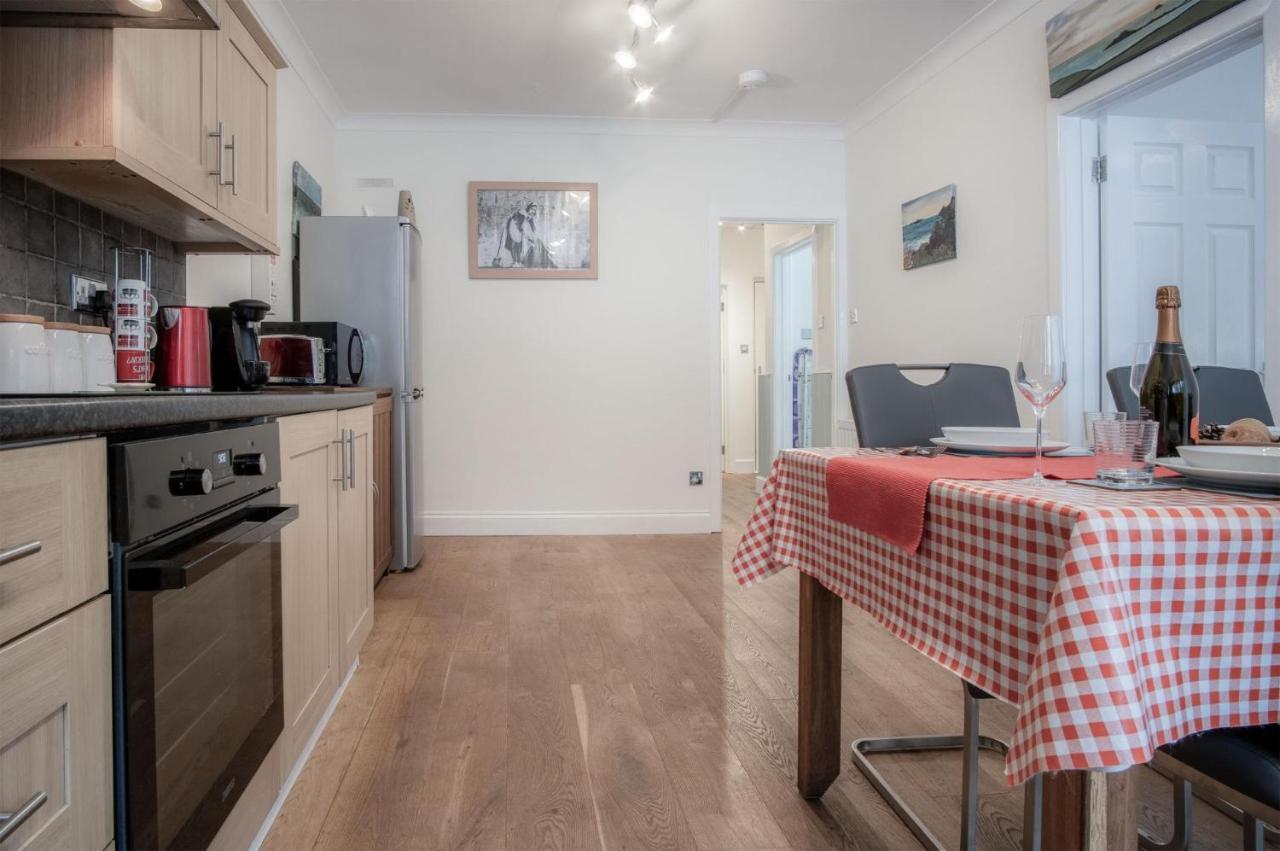 Glenvale - 2 Bedroom Apartment - Saundersfoot Eksteriør billede
